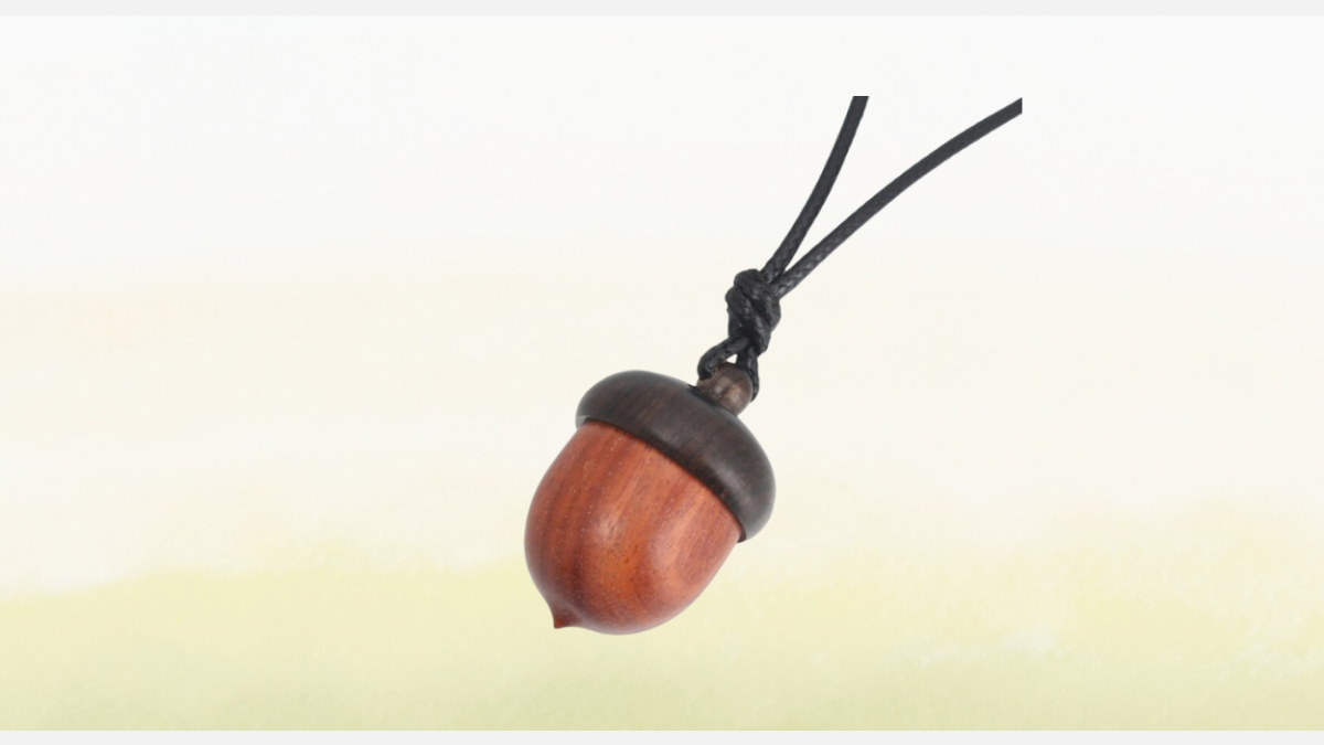 “Kiss” Necklace